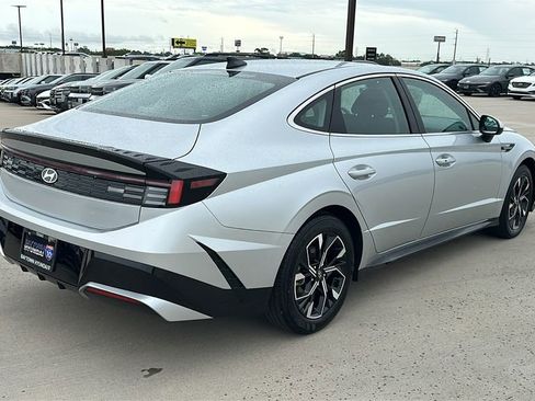 Used 2025 Hyundai Sonata SEL FWD image 11
