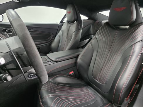 Used 2021 Aston Martin DB11 Coupe image 12