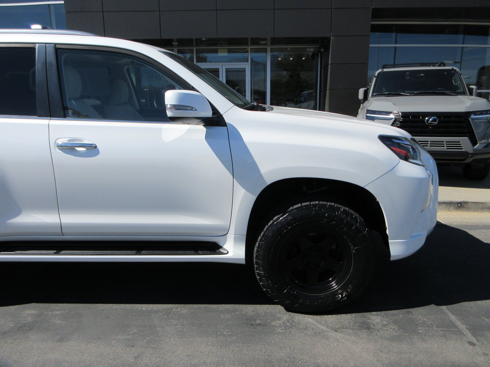 Used 2021 Lexus GX 460 Premium w/ Premium Package AWD/4WD image 12