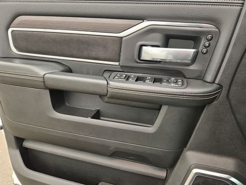 Used 2026 RAM 2500 Laramie AWD/4WD image 19