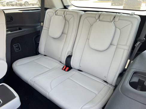 New 2025 Lincoln Aviator Reserve w/ Luxury Package image 30