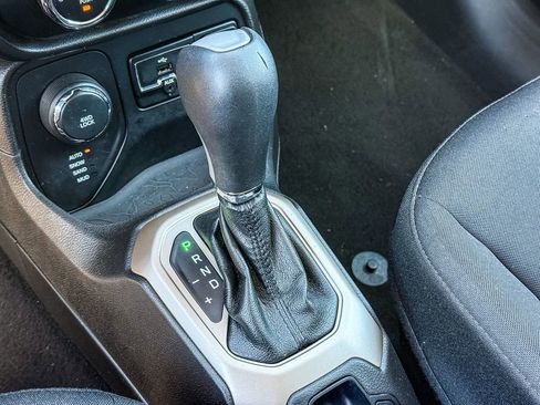 Used 2017 Jeep Renegade Sport w/ Power & Air Group AWD/4WD image 23