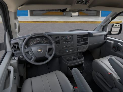 New 2025 Chevrolet Express 3500 LS image 15