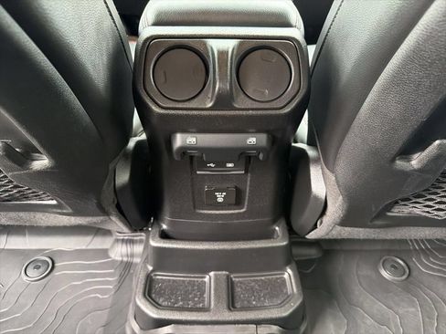 Used 2020 Jeep Wrangler Unlimited Rubicon AWD/4WD image 28