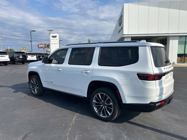 Used 2023 Jeep Wagoneer Series III w/ Premium Group I AWD/4WD image 10