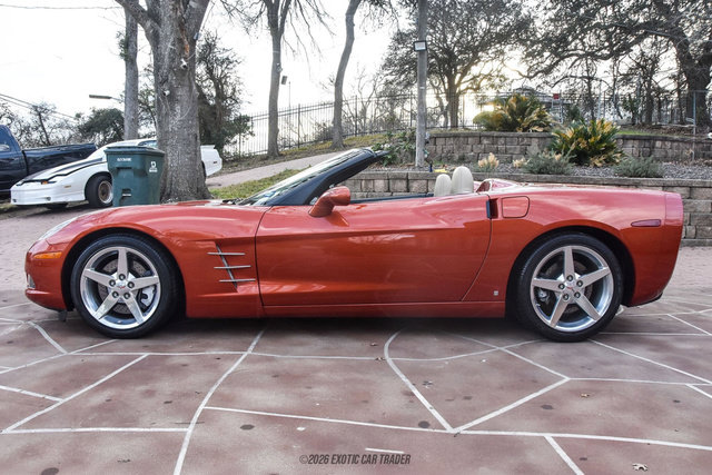 Used 2006 Chevrolet Corvette Coupe w/ Preferred Equipment Group RWD image 3