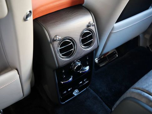 New 2025 Rolls-Royce Cullinan w/ Leather Finishing Pack image 34