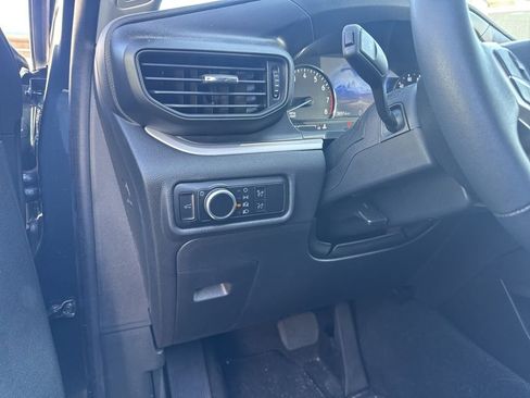 Used 2023 Ford Explorer XLT image 7