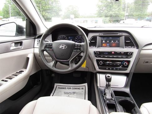 Used 2016 Hyundai Sonata SE FWD image 22