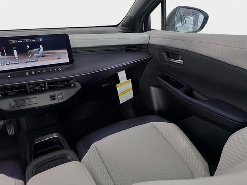 New 2026 Nissan Leaf Platinum+ FWD image 25