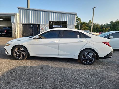 New 2025 Hyundai Elantra SEL w/ Cargo Package image 4