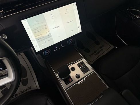 Used 2023 Land Rover Range Rover SE image 39