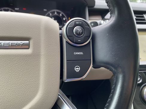 Used 2018 Land Rover Discovery HSE AWD/4WD image 18
