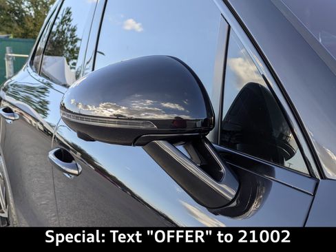 Used 2022 Porsche Macan S image 12