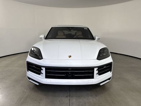 Certified 2026 Porsche Cayenne E-Hybrid AWD/4WD image 10