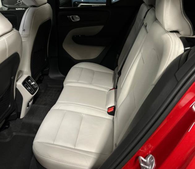 Used 2024 Volvo XC40 B5 Plus w/ Protection Package Premier AWD/4WD image 5