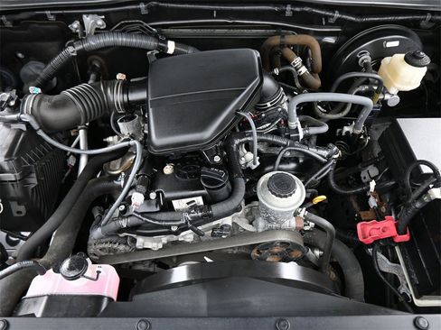 Used 2017 Toyota Tacoma SR5 image 17