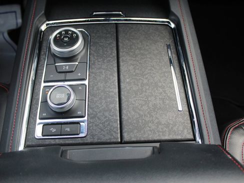 Used 2023 Ford Expedition Limited AWD/4WD image 33