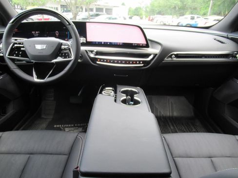 Certified 2025 Cadillac Lyriq Luxury AWD/4WD image 13
