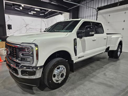 Used 2024 Ford F350 Lariat w/ Lariat Ultimate Package AWD/4WD image 11