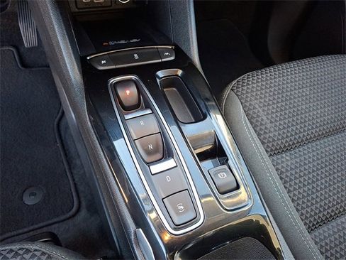 Used 2022 Chevrolet Bolt EUV LT w/ Driver Confidence Package image 11