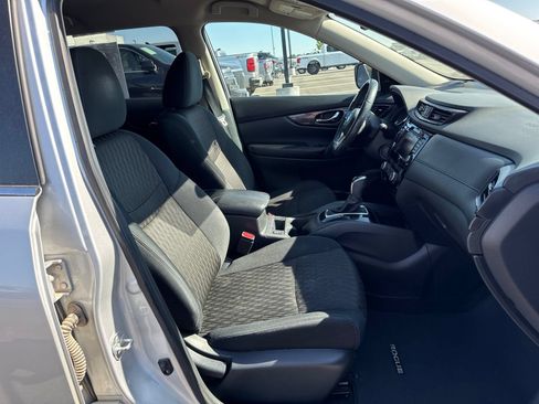 Used 2018 Nissan Rogue SV AWD/4WD image 11