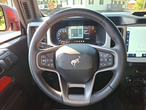 Used 2024 Ford Bronco Heritage Edition AWD/4WD image 19