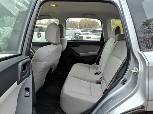 Used 2014 Subaru Forester 2.5i image 9