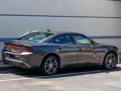 Used 2019 Dodge Charger SXT AWD/4WD image 9