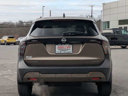 New 2026 Nissan Kicks SV w/ Cold Weather Package image 5