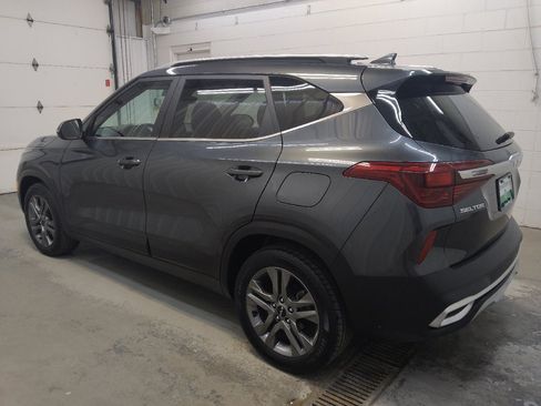 Used 2023 Kia Seltos S FWD image 3