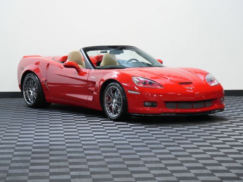 Used 2006 Chevrolet Corvette Convertible w/ Preferred Equipment Group image 5