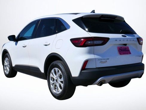 Used 2023 Ford Escape Active image 2