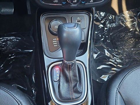 Used 2020 Jeep Compass Limited image 12