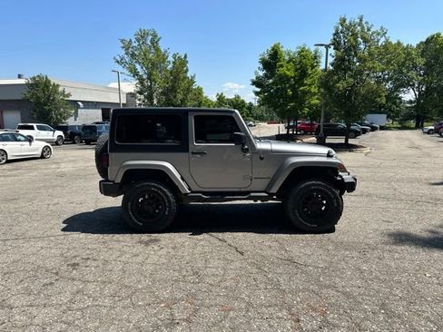 Used 2014 Jeep Wrangler Sahara AWD/4WD image 5