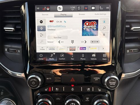 Certified 2022 RAM 1500 Laramie image 33