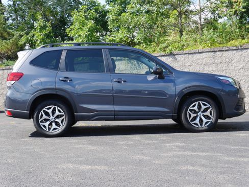 Used 2023 Subaru Forester Premium AWD/4WD image 7