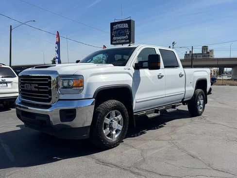 Used 2019 GMC Sierra 2500 SLE AWD/4WD image 4