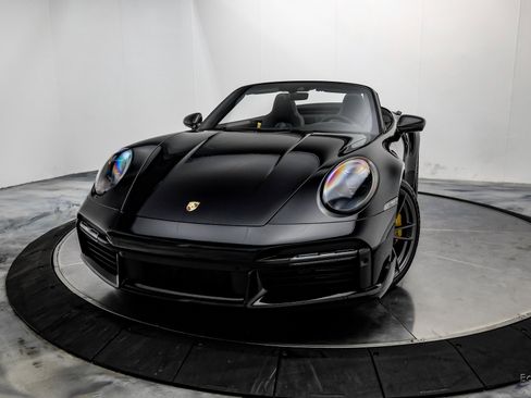 Used 2022 Porsche 911 Turbo S image 4