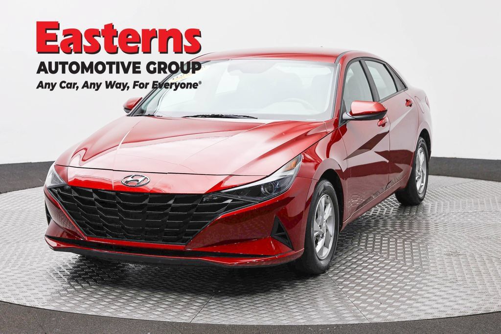 Used 2023 Hyundai Elantra SE w/ Cargo Package FWD image 1