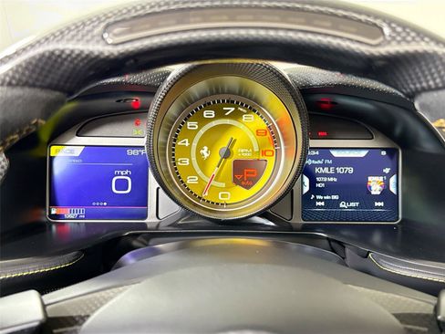 Used 2021 Ferrari 812 GTS RWD image 17