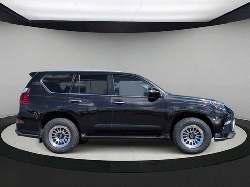 Used 2022 Lexus GX 460 Luxury w/ Sport Design Package image 9