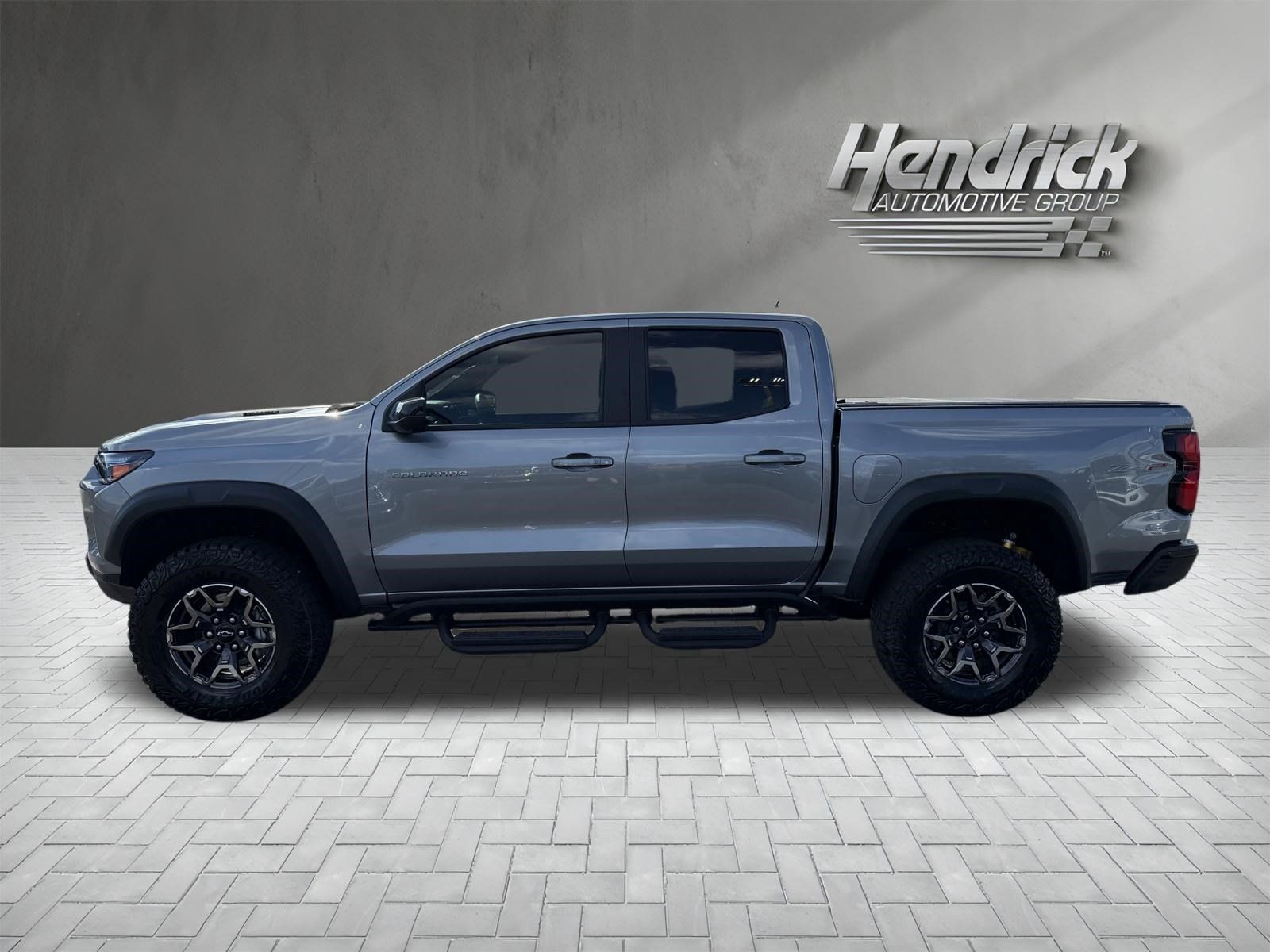 Used 2025 Chevrolet Colorado ZR2 w/ Technology Package AWD/4WD image 7