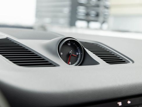 Certified 2021 Porsche Cayenne image 23