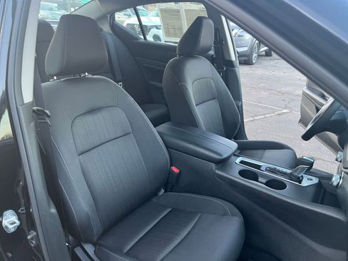 Used 2025 Nissan Altima 2.5 SV image 36