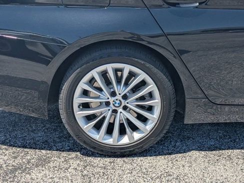 Used 2022 BMW 530i xDrive w/ Premium Package image 11