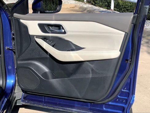 Used 2021 Nissan Rogue SV w/ Premium Package image 20