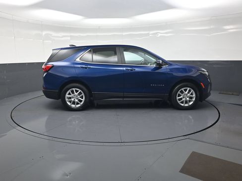 Used 2022 Chevrolet Equinox LT AWD/4WD image 2
