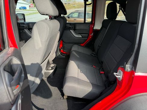 Used 2012 Jeep Wrangler Unlimited Sport image 12