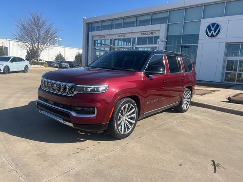 Used 2023 Jeep Grand Wagoneer Base image 1